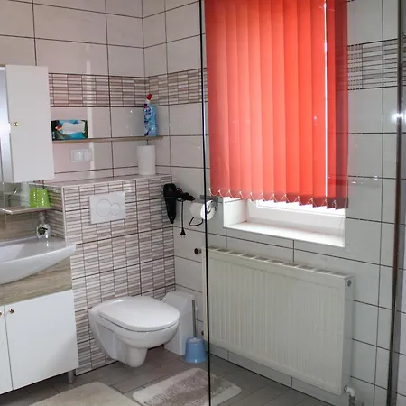 Und Gaestezimmer Gaspar Апартаменты