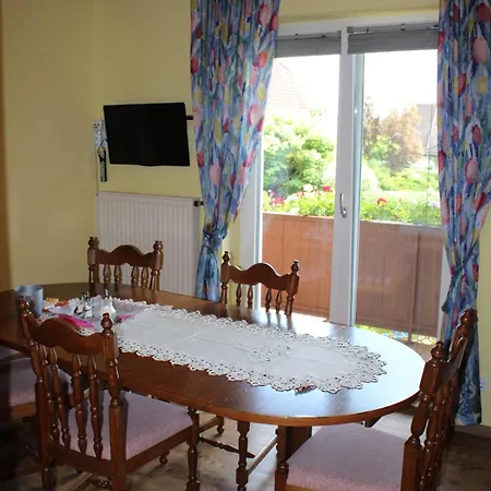 Und Gaestezimmer Gaspar Апартаменты *